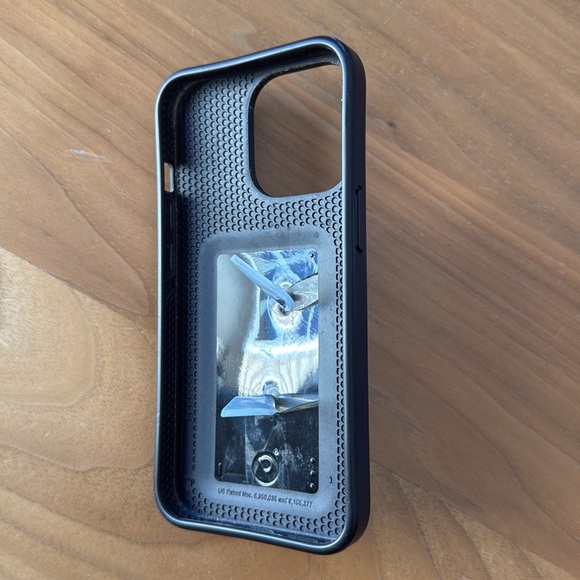 Loopy iPhone 13 Pro case - Picture 2 of 3